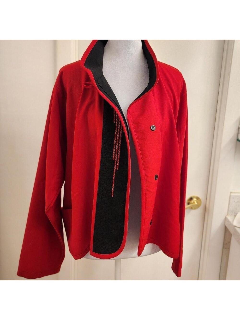 red jacket - Picture 2 of 7